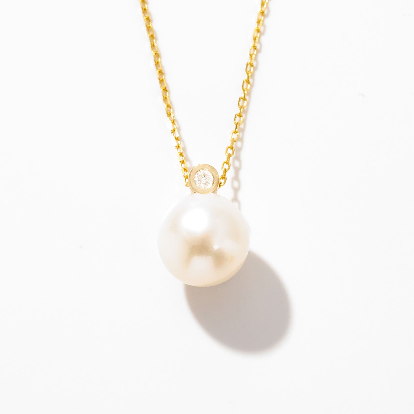 14K offers yellow gold pearl solitaire pendant