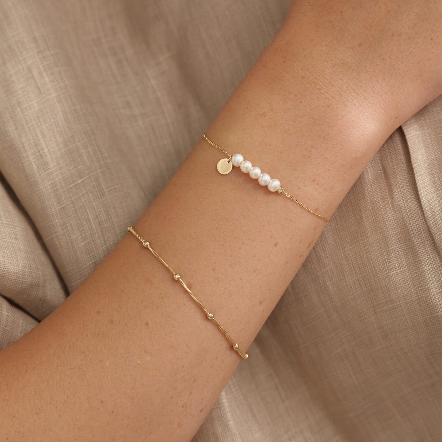 Engravable Pearl Disc Bracelet