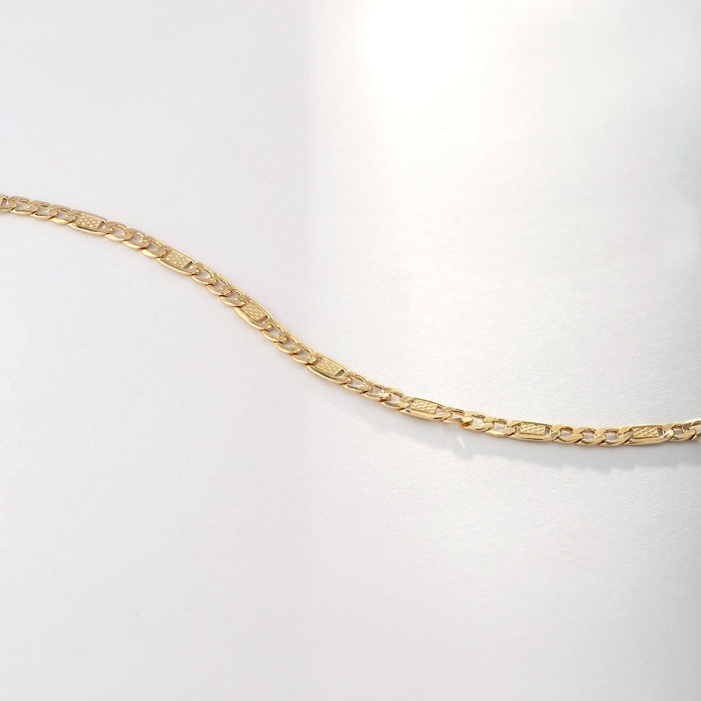 Figaro Chain Bracelet in 14K Solid Gold, Adjustable