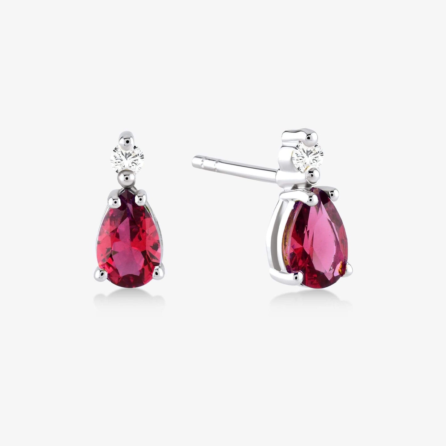 Boucles d'oreilles en or 14 carats serties de 1/20 CT de diamants et de 1 CT de rubis en forme de poire.