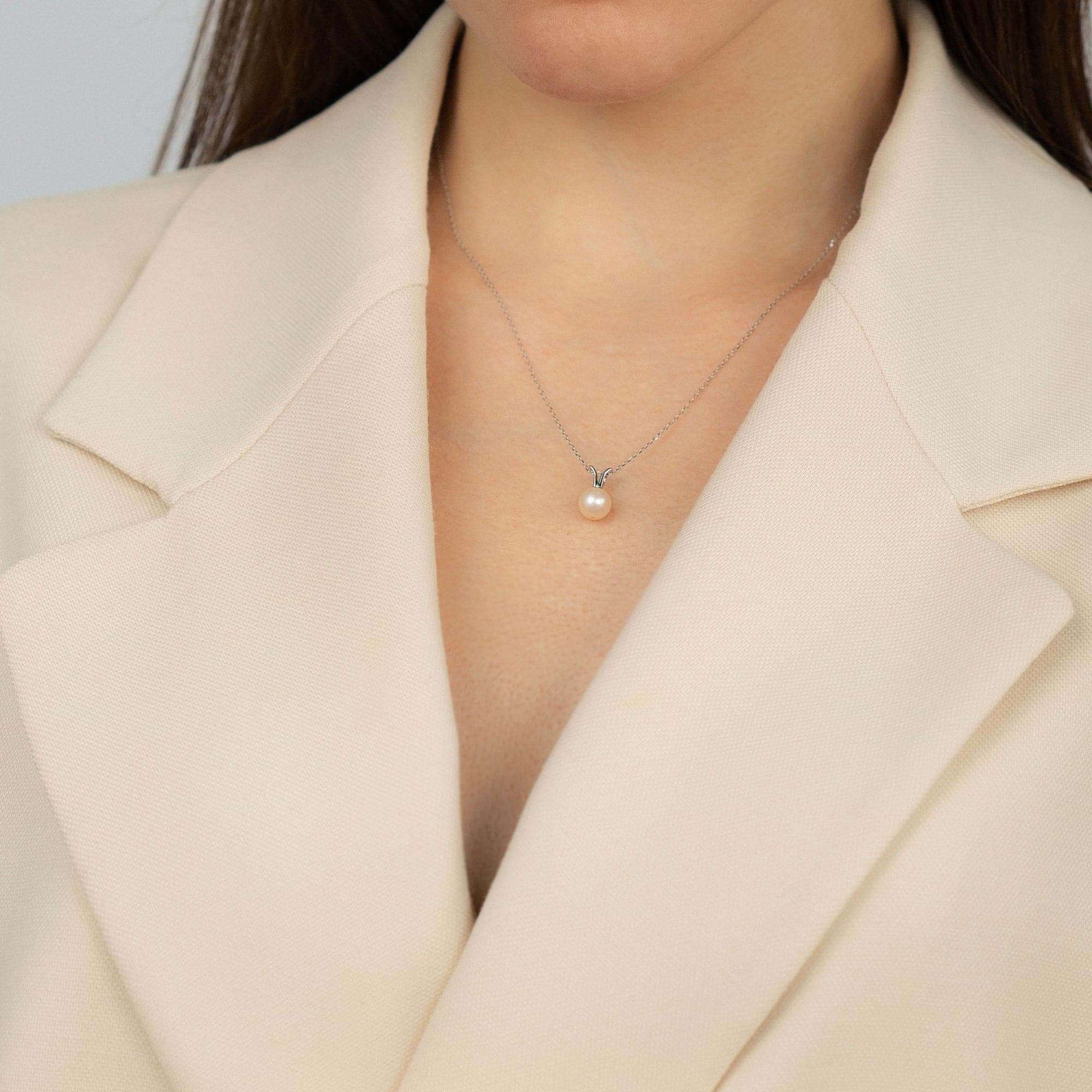 Pearl Solitaire Pendant Necklace