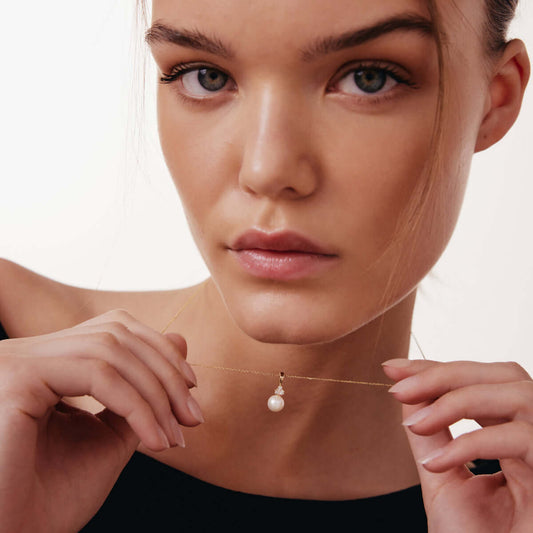 Diamond and Freshwater Cultered Pearl Necklace