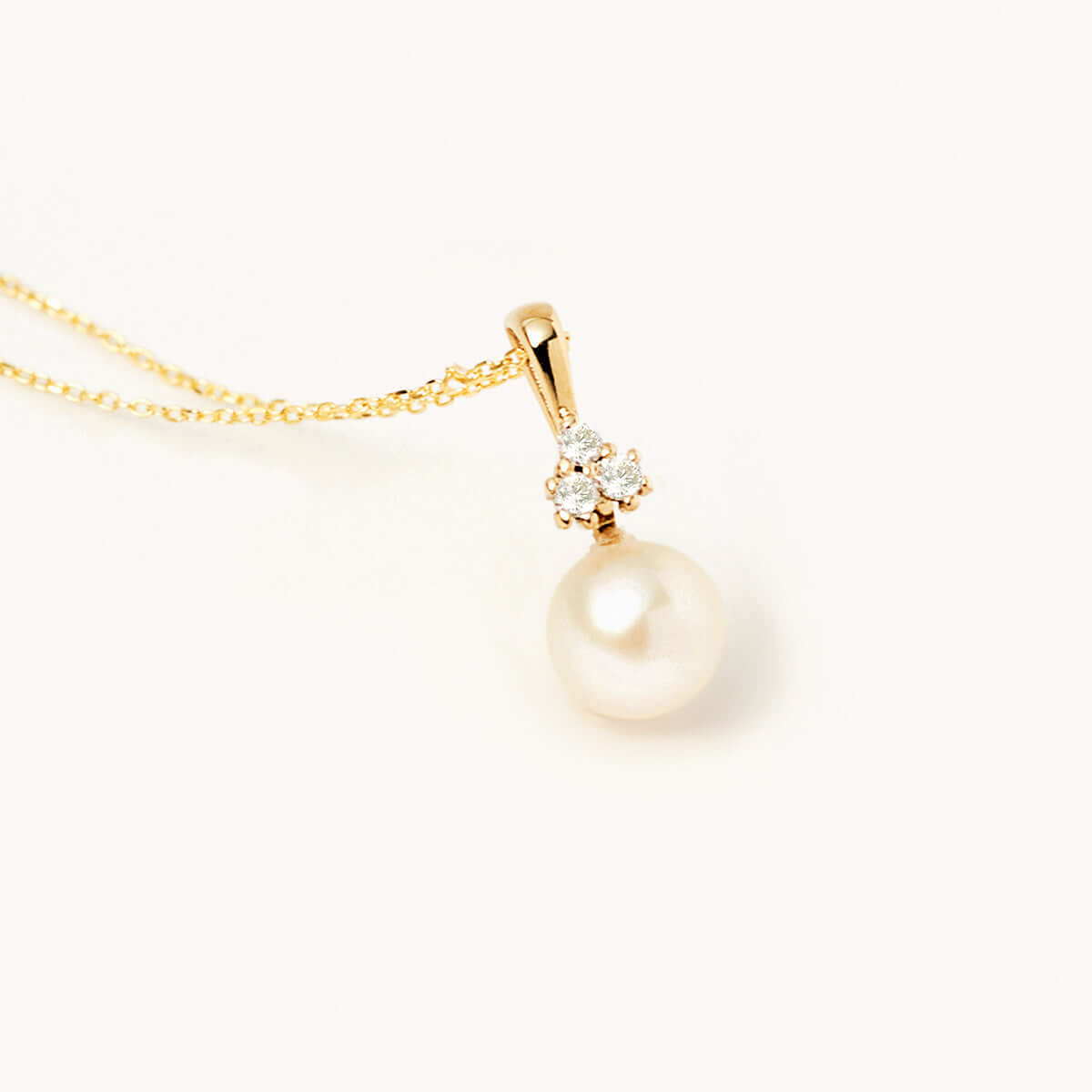 Diamond and Freshwater Cultered Pearl Necklace
