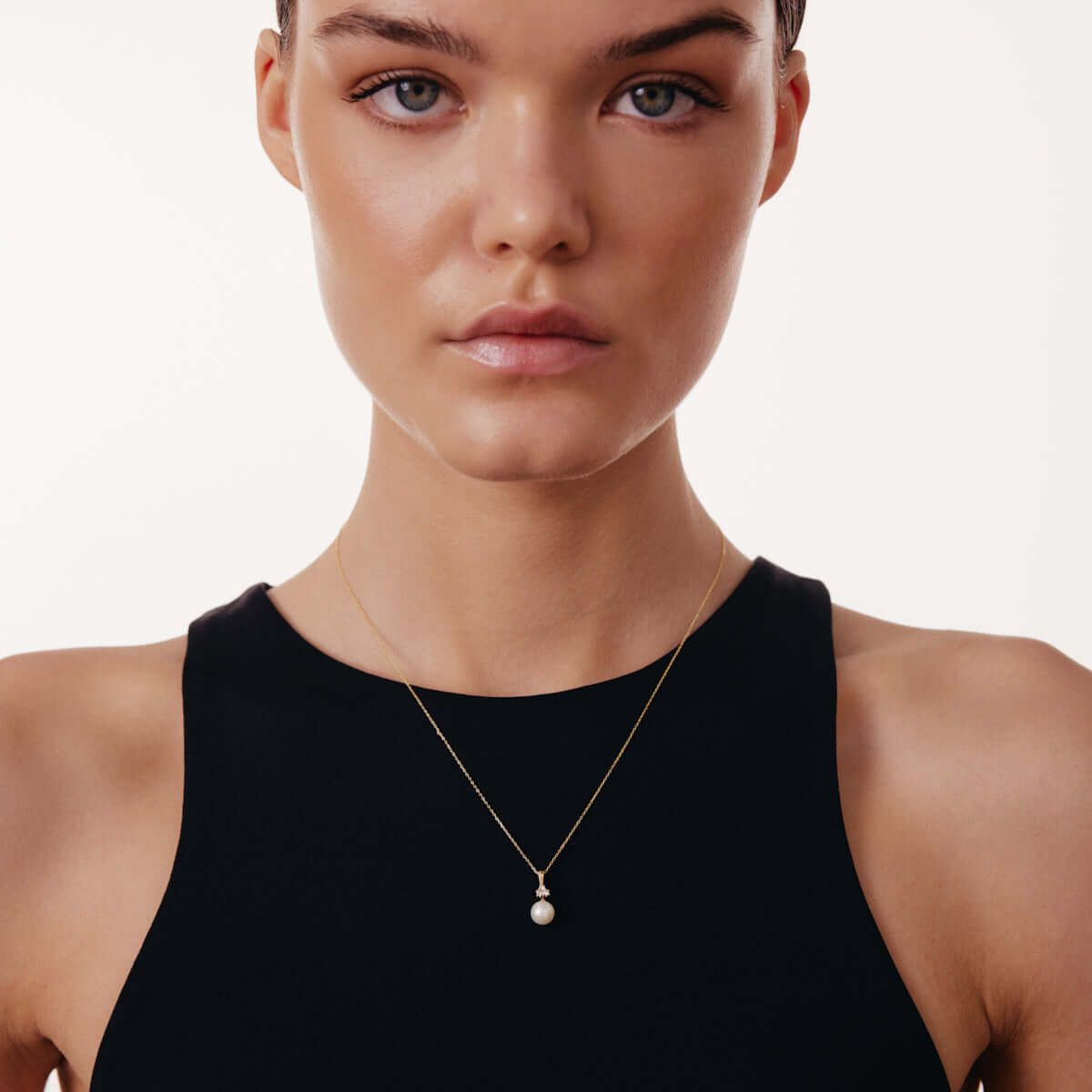 Diamond and Freshwater Cultered Pearl Necklace