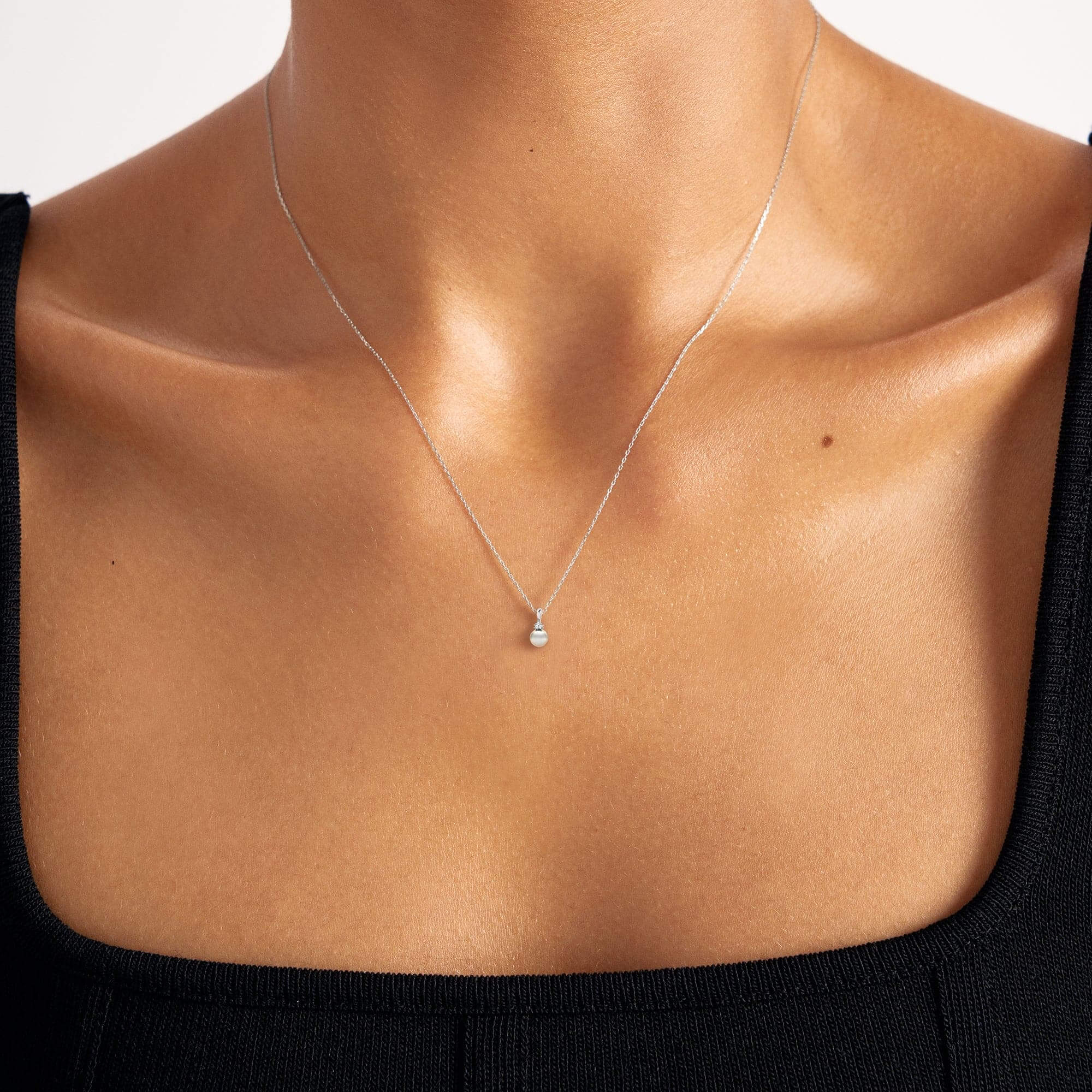 Diamond and Freshwater Cultered Pearl Necklace