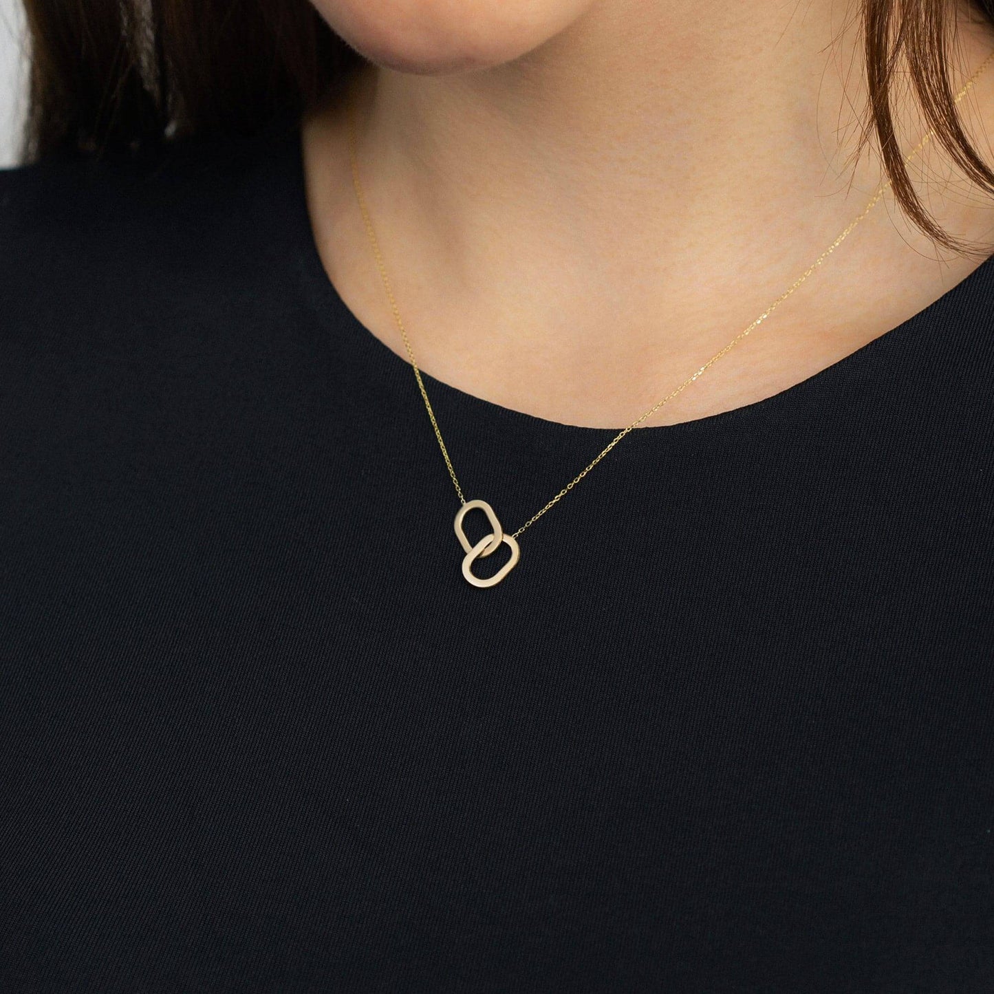 Interlocking Circles Pendant Necklace in 14K Solid Gold