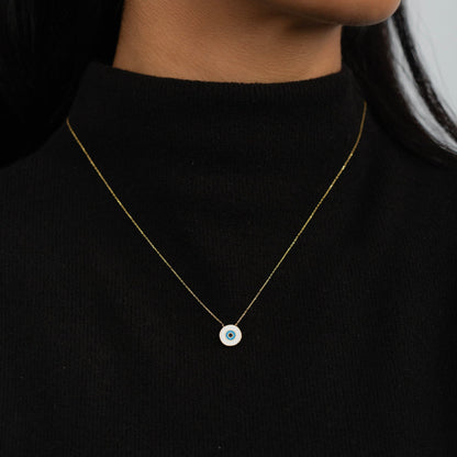 Collier pendentif en or 14 carats avec œil maléfique blanc