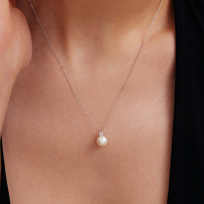 Collier en or blanc 14 carats avec diamants et perles 