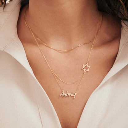 Collier avec nom en lettres cursives en or massif 14 carats