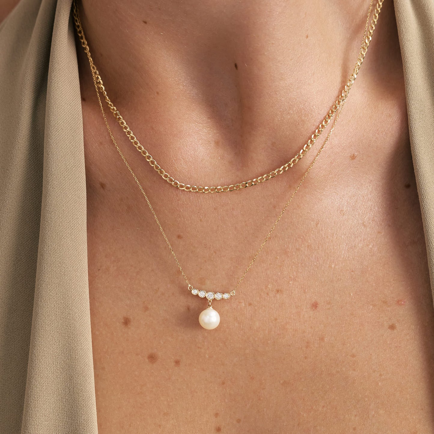 Pearl Necklace in 14K Solid Golid