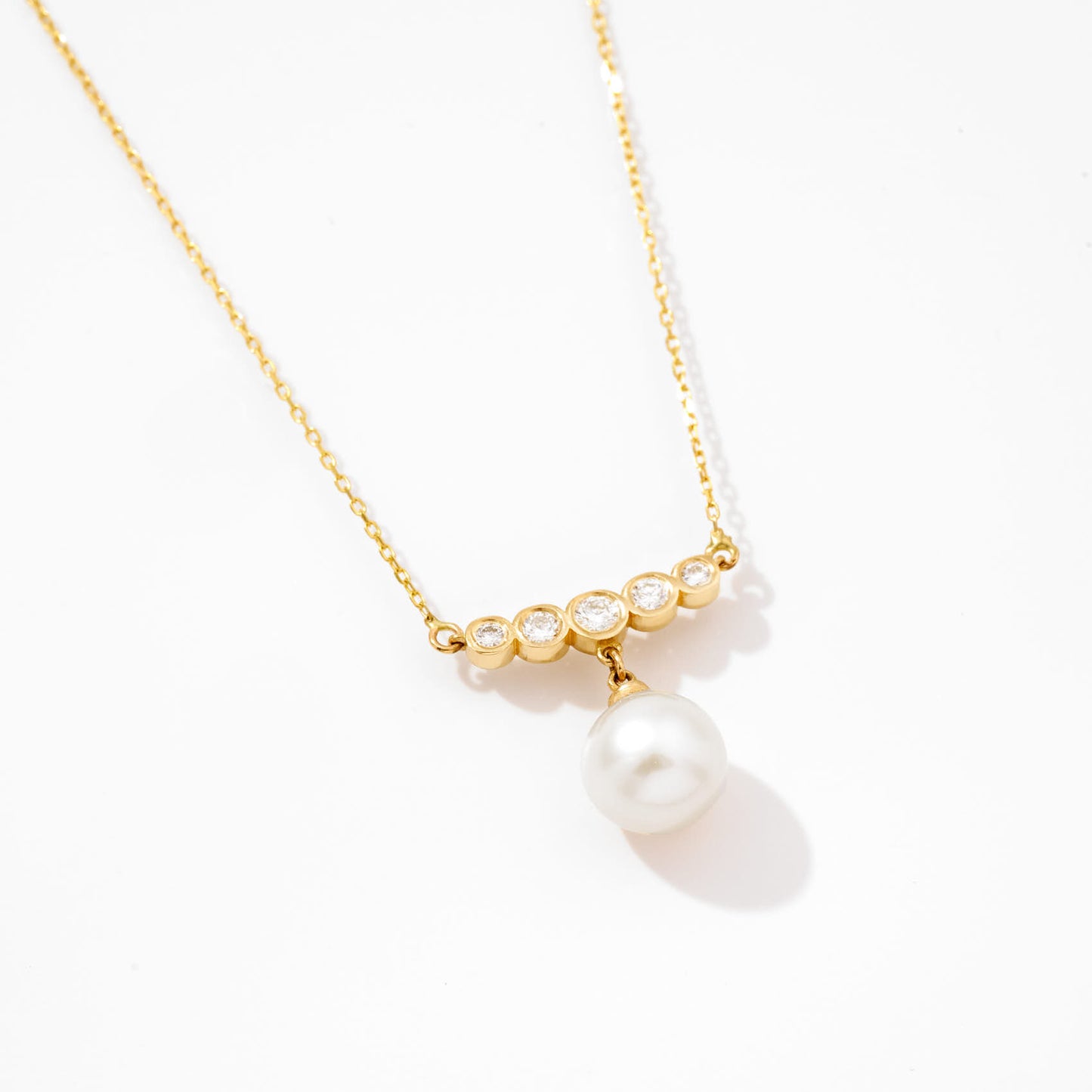 Pearl Necklace in 14K Solid Golid