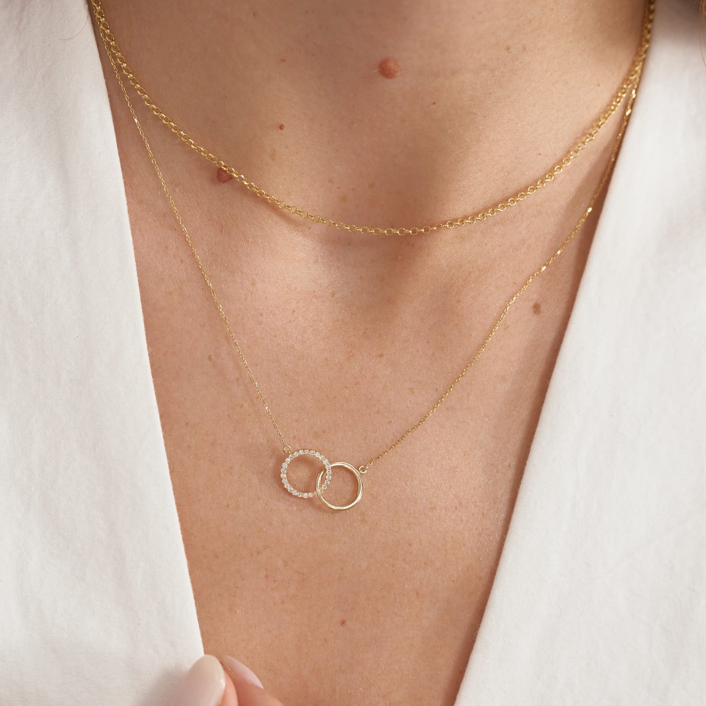 Diamond Interlocking Circle Necklace in 14K Solid Gold