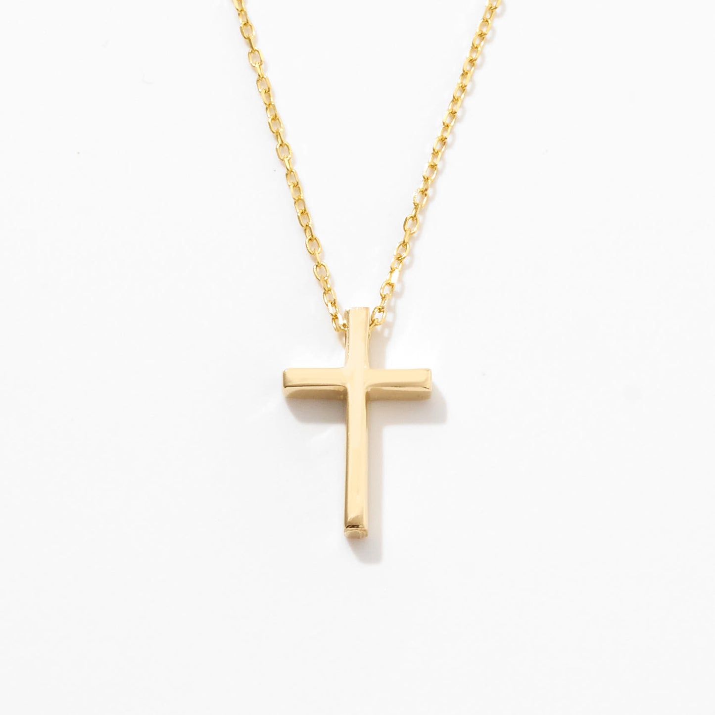 Collier délicat avec croix en or massif 14 carats