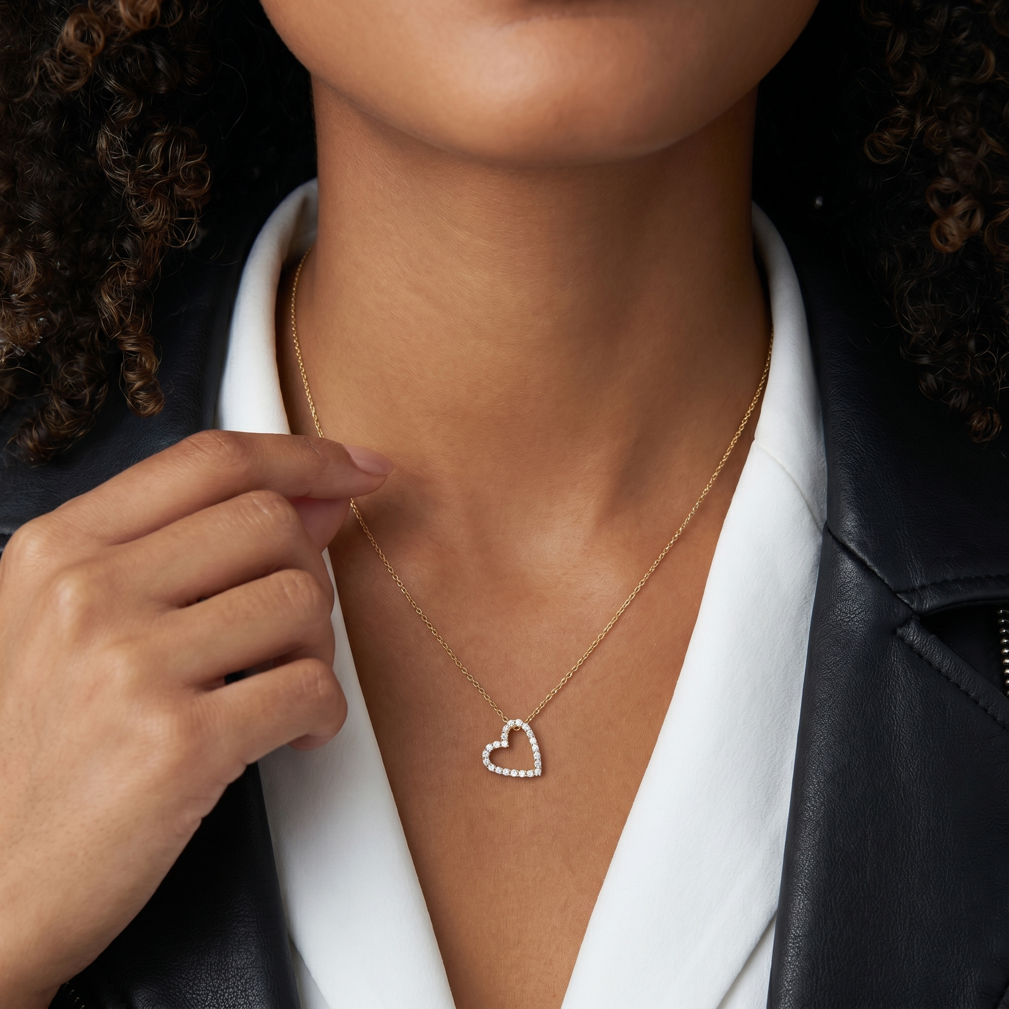 0.26 ct. Diamond Open Heart Necklace
