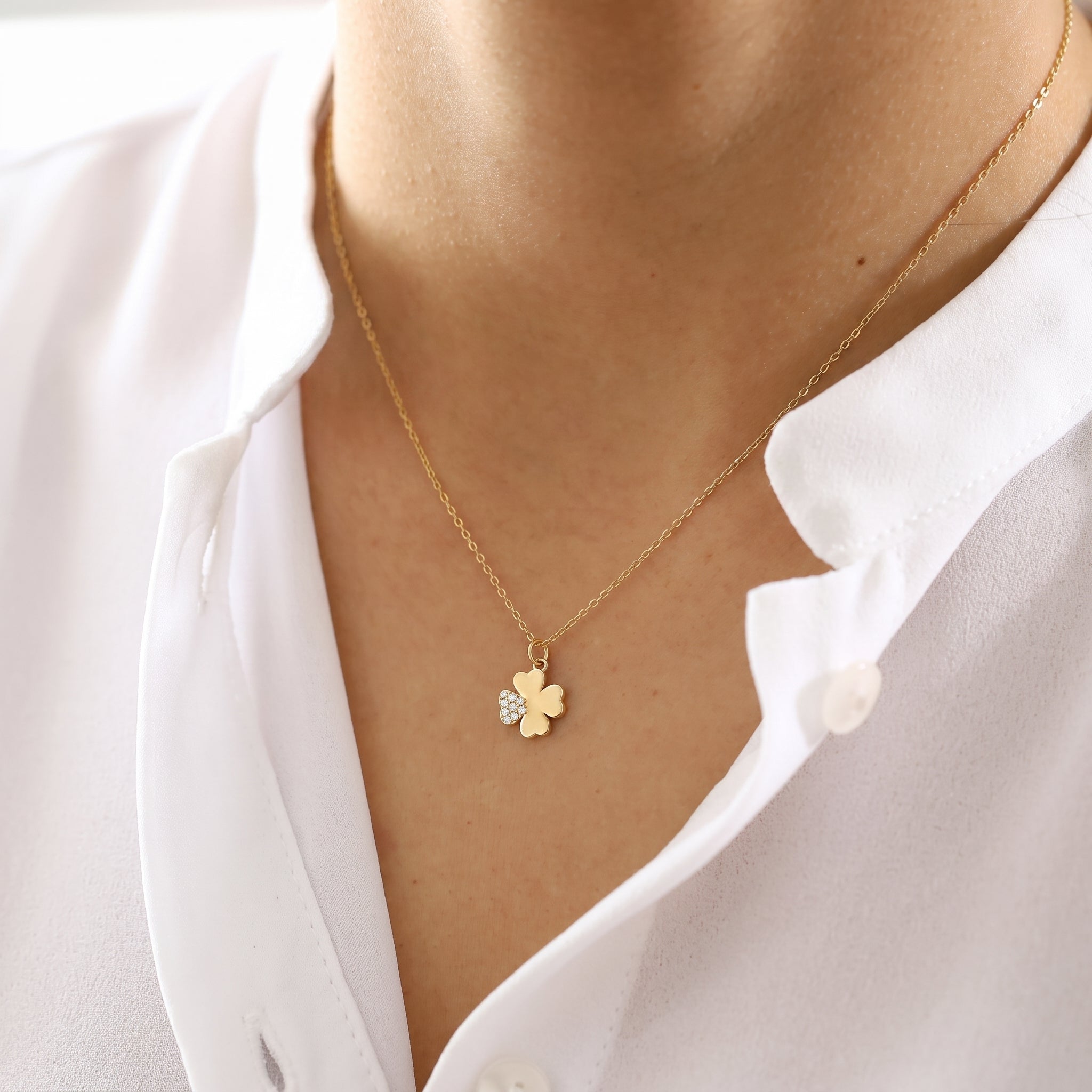 Dainty Diamond Four Leaf Clover Pendant Necklace