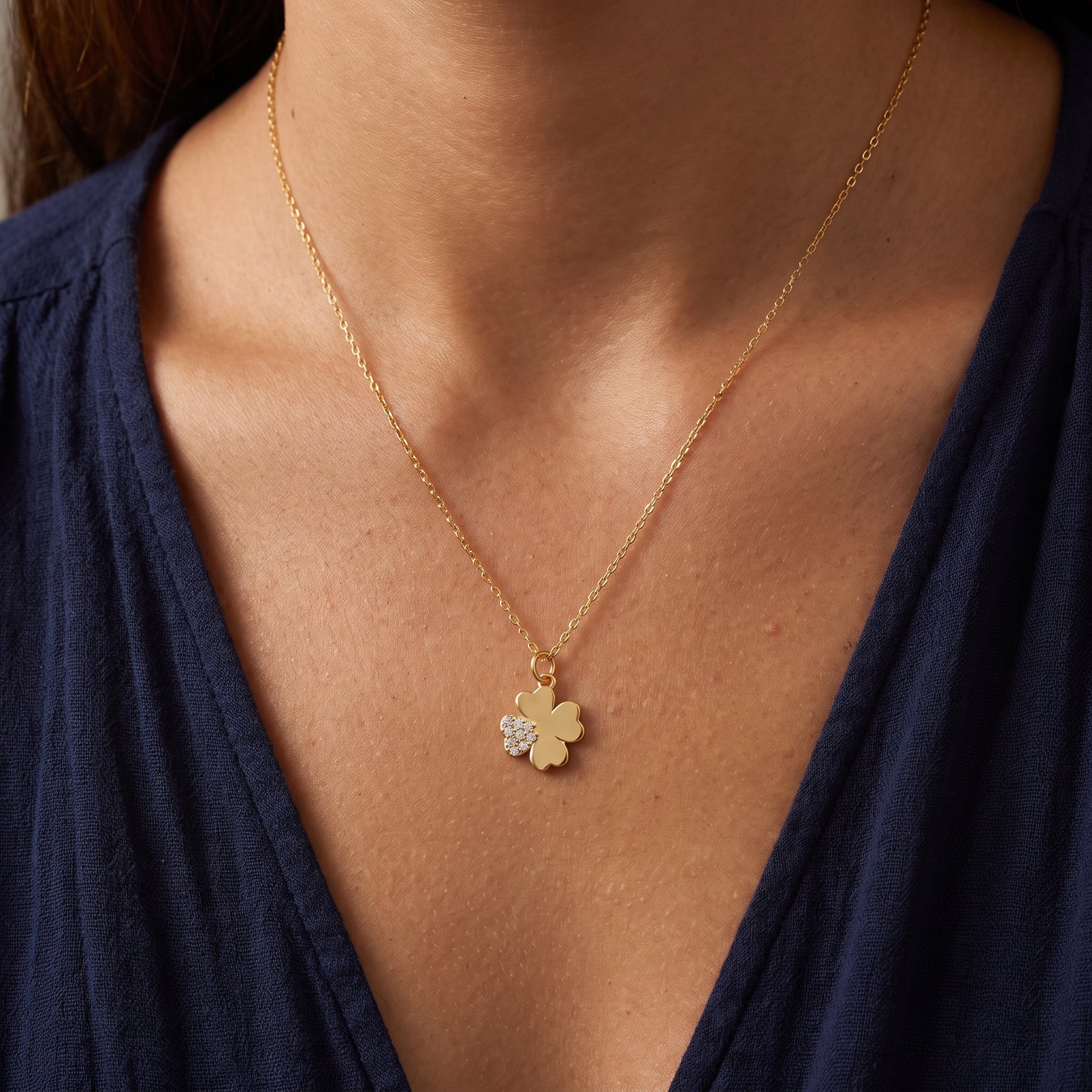 Dainty Diamond Four Leaf Clover Pendant Necklace