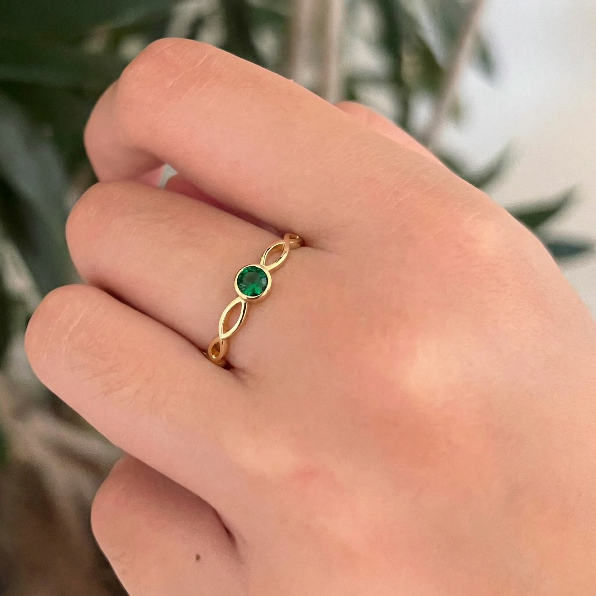 Dainty Birthstone Twisted Band Ring