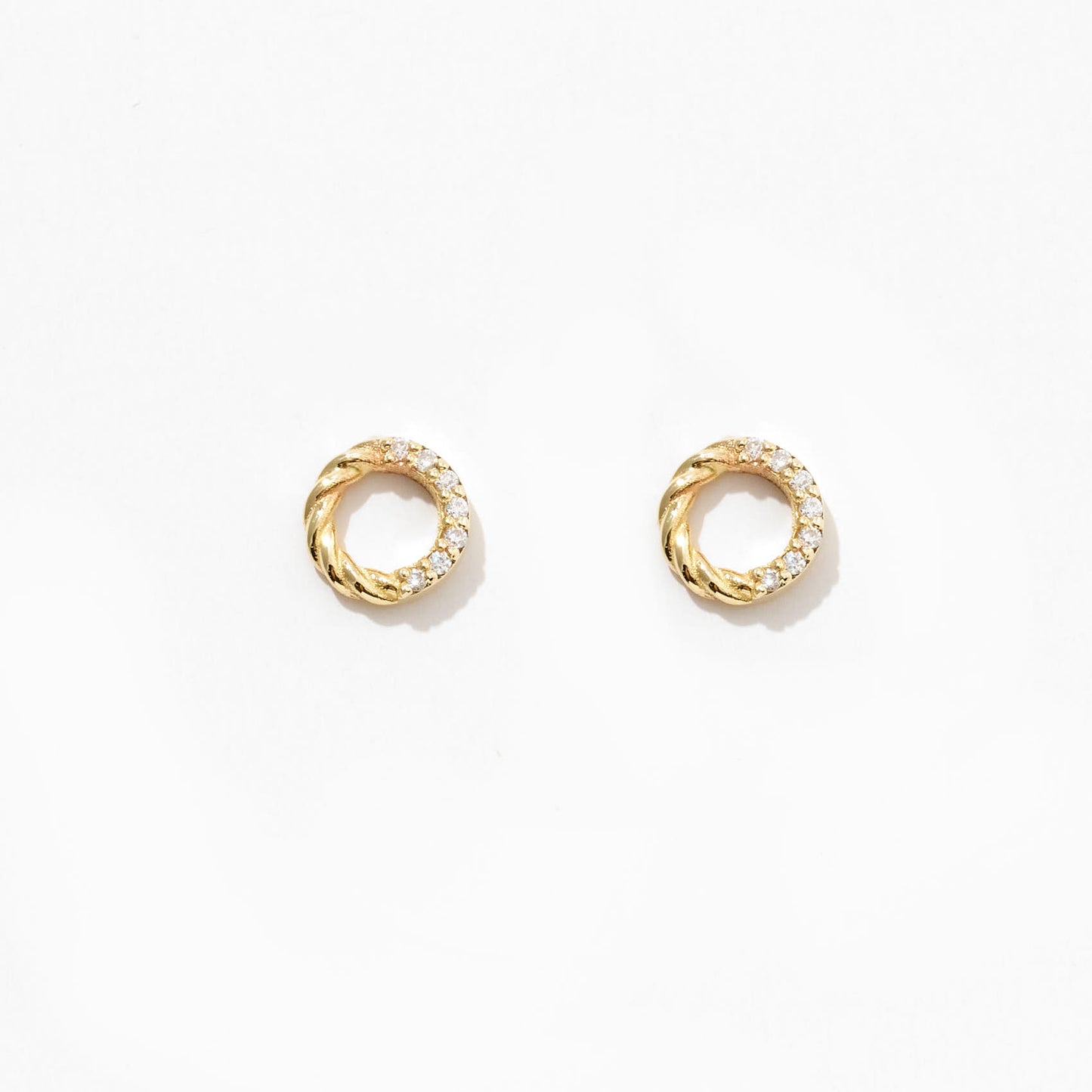 Boucles d'oreilles en or massif 14 carats avec cercle de diamants