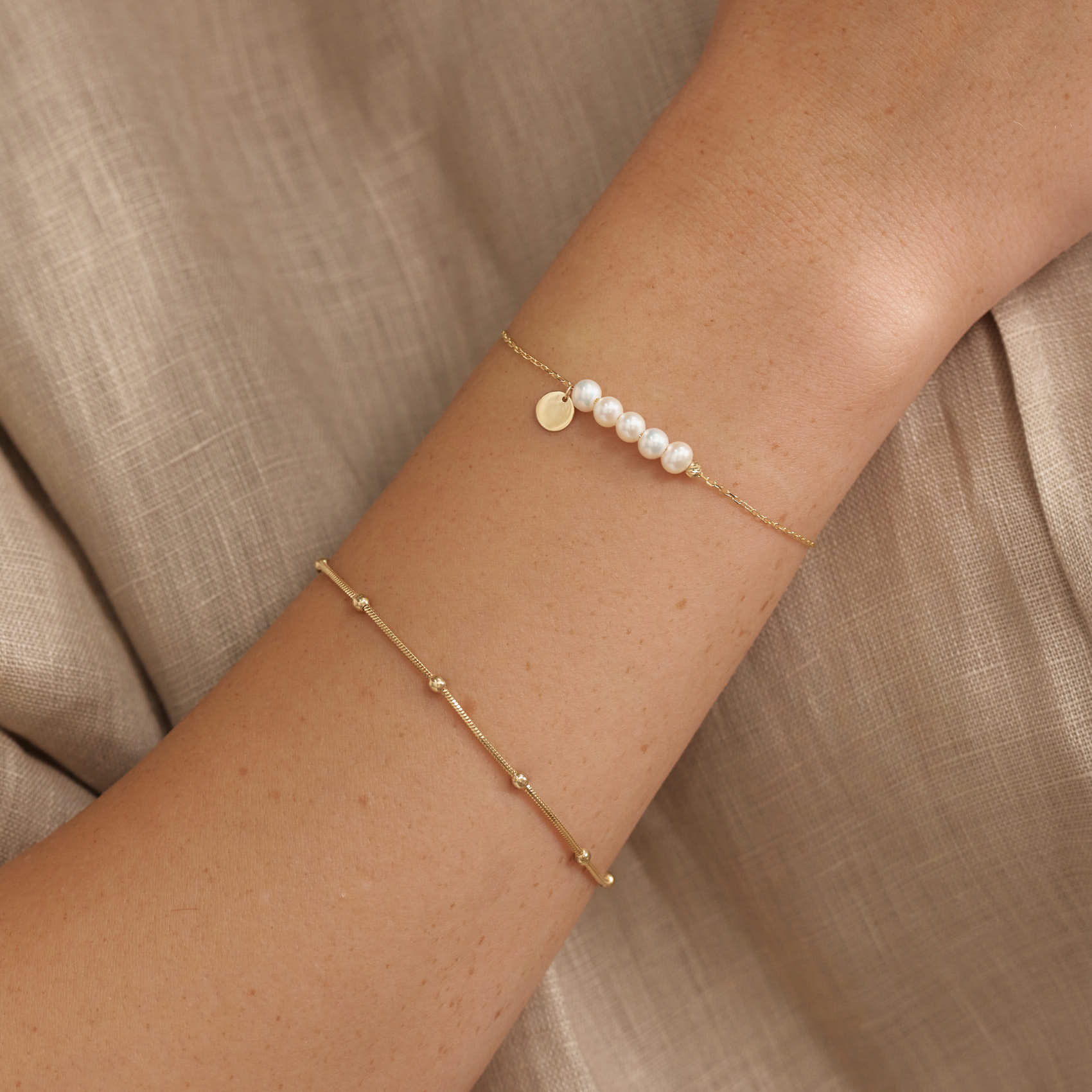 Engravable Pearl Disc Bracelet