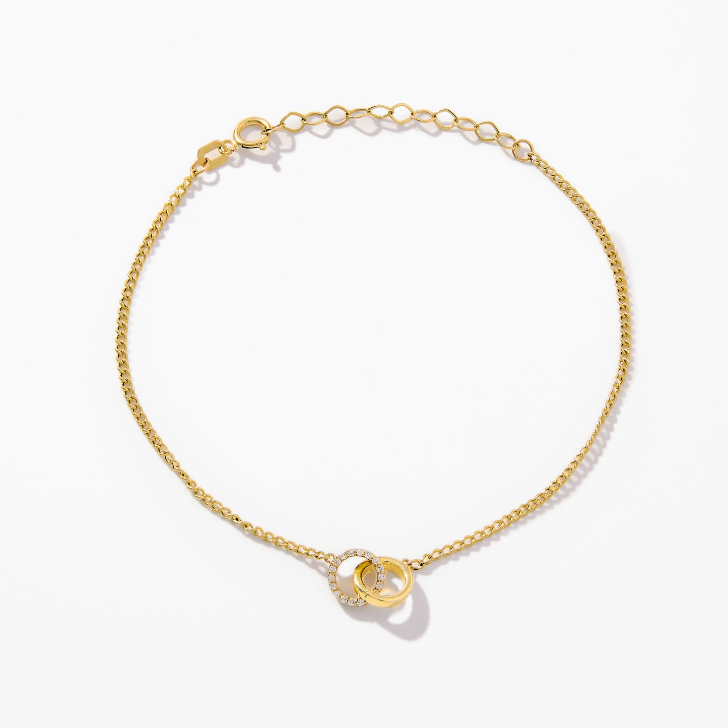 Diamond Interlocking Circles Bracelet