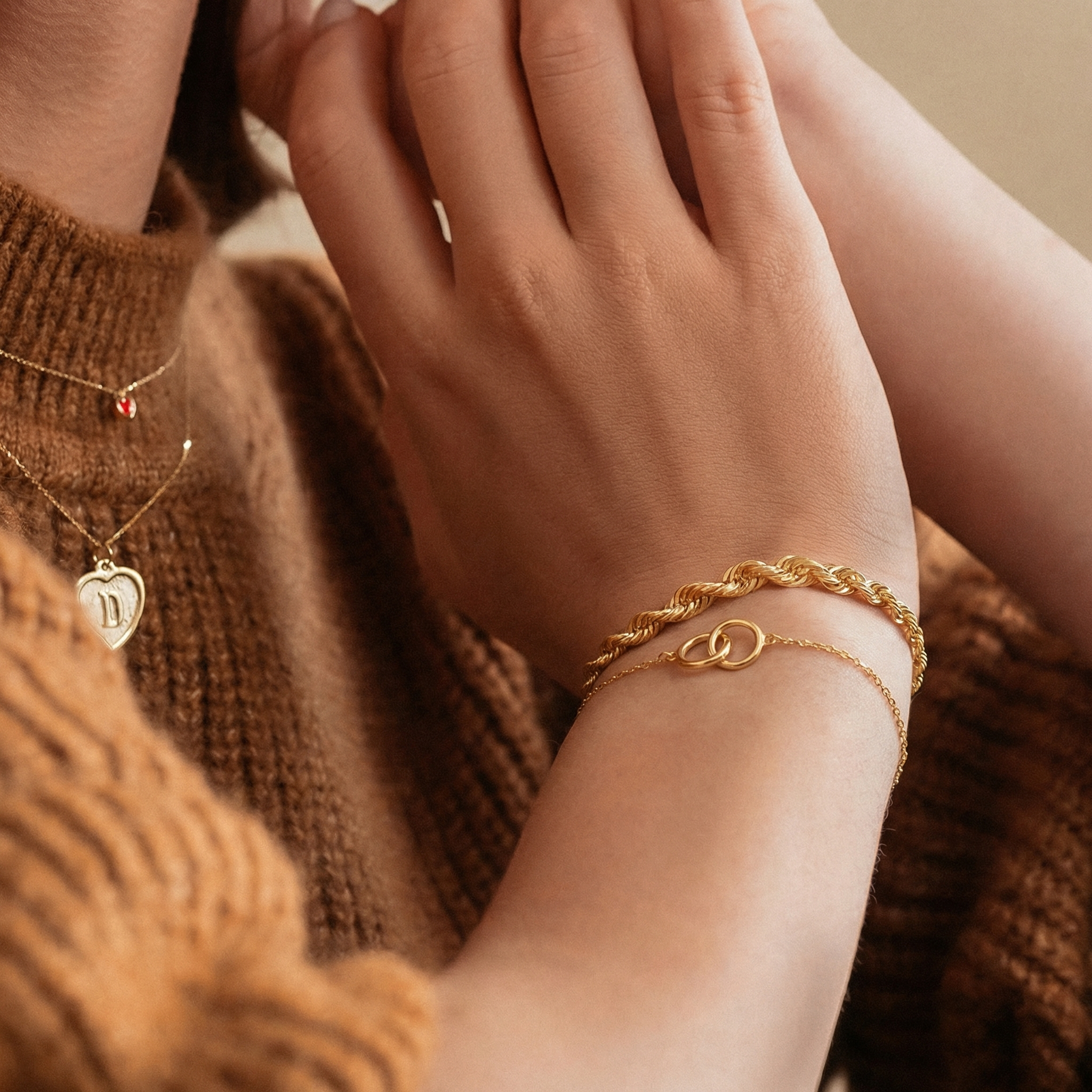 Tiny Interlocking Circles Bracelet