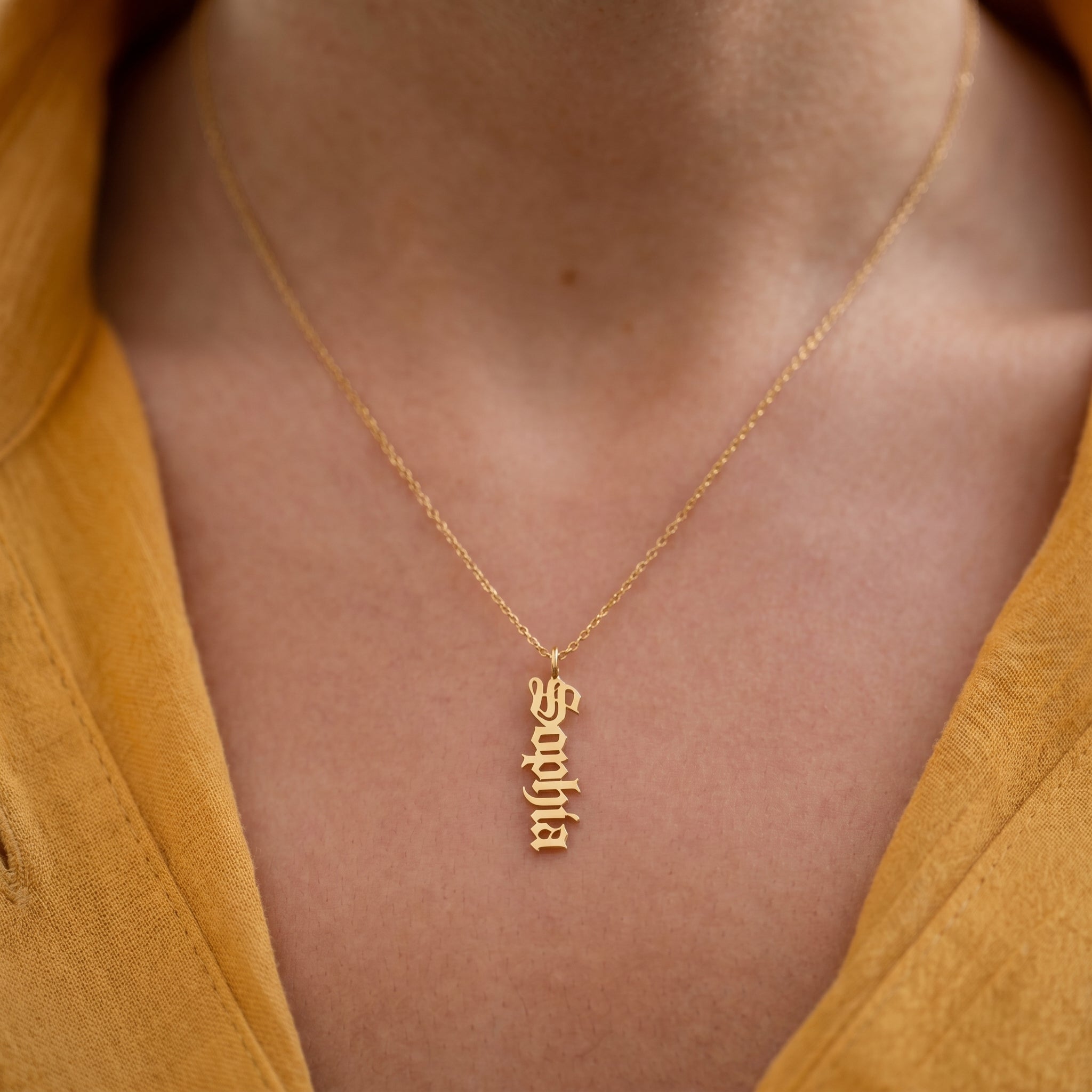 Personaliz Old English Name Charm