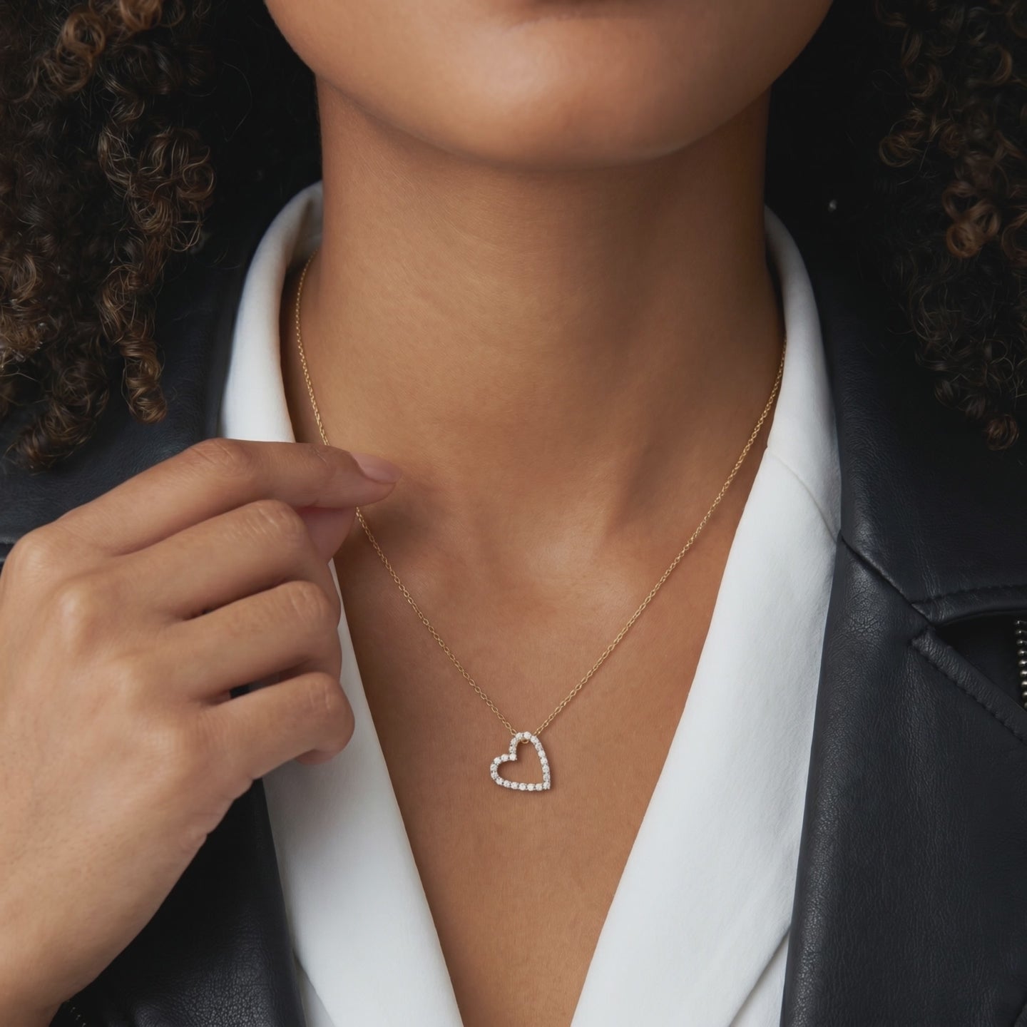 0.26 ct. Diamond Open Heart Necklace